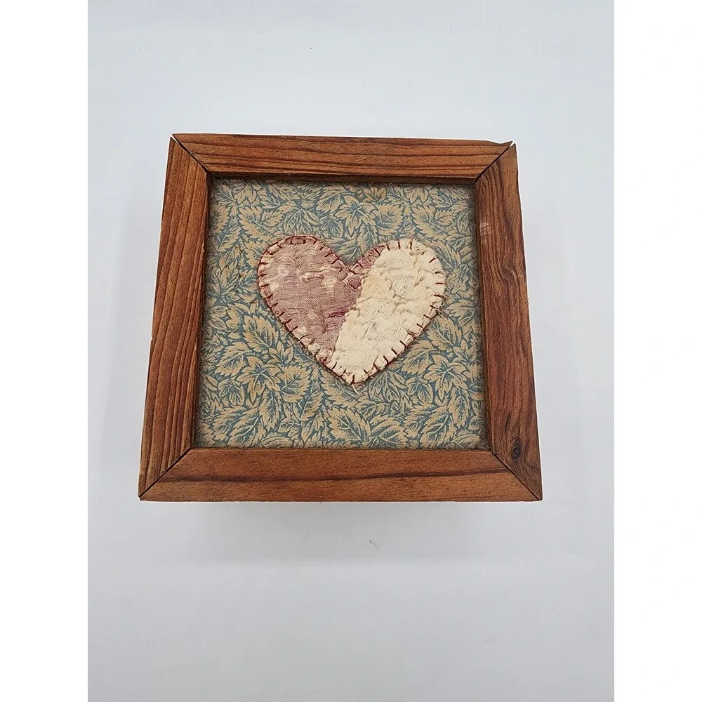 Vintage Wooden‎ Keepsake Box Heart Applique Lined Trinket Jewelry Storage
